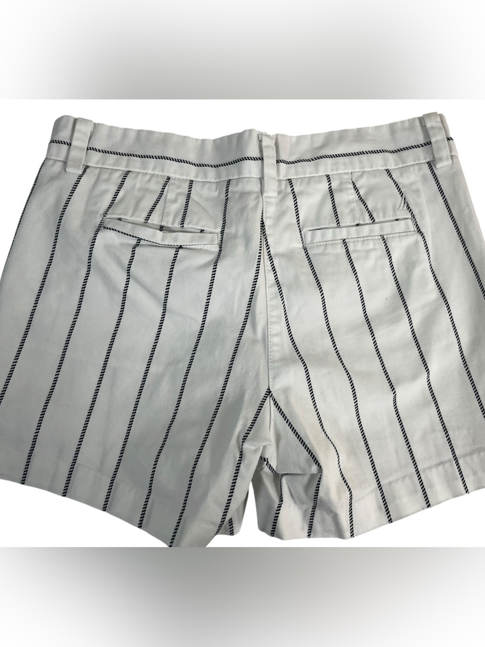 ποΈ Nautica Womenβs White Striped Shorts β Size 2 β $10 - Picture 10 of 12